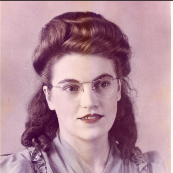 Meet your Posher, Lisa - Picture 1 of 1